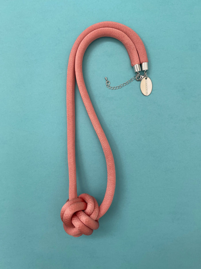 COLLAR BOLA rosa viejo