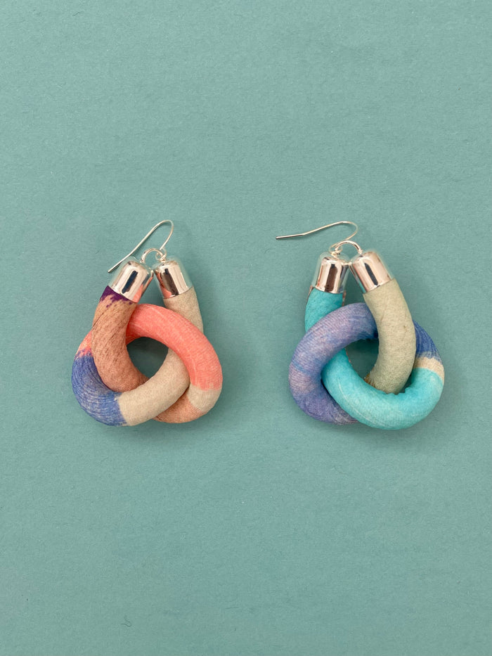 AROS NUDO COLGANTE multicolor tonos claros pintado