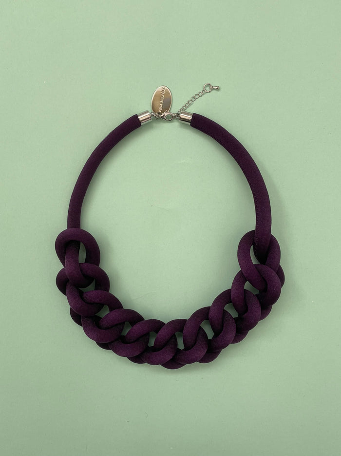 COLLAR CADENA morado oscuro