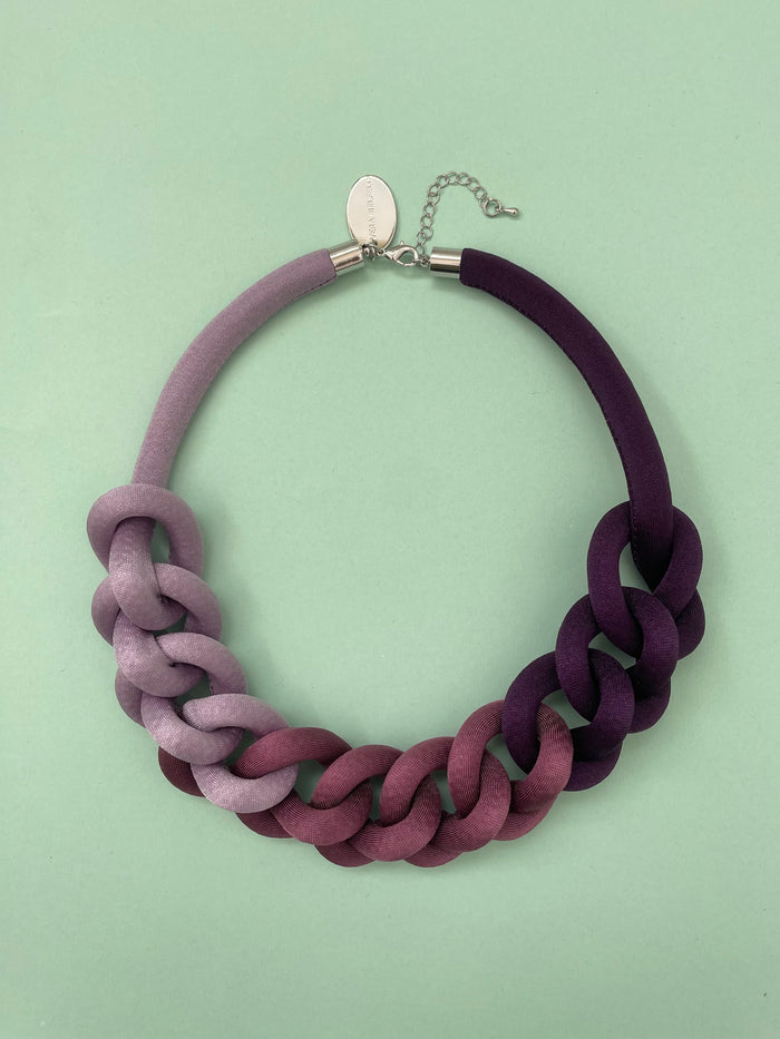 COLLAR CADENA degradé lila/morado