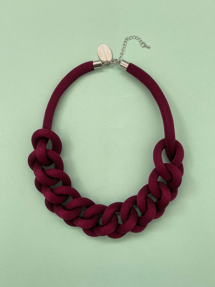 COLLAR CADENA burdeo