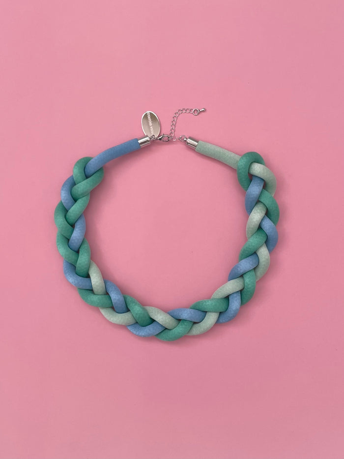 COLLAR TRENZADO degradé menta/celeste