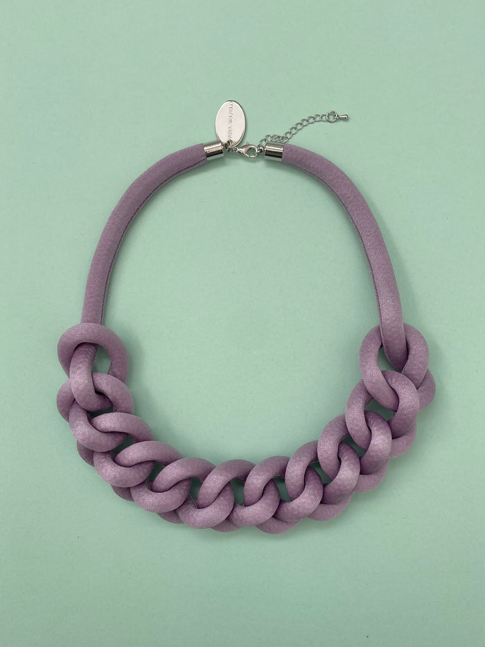 COLLAR CADENA lila oscuro
