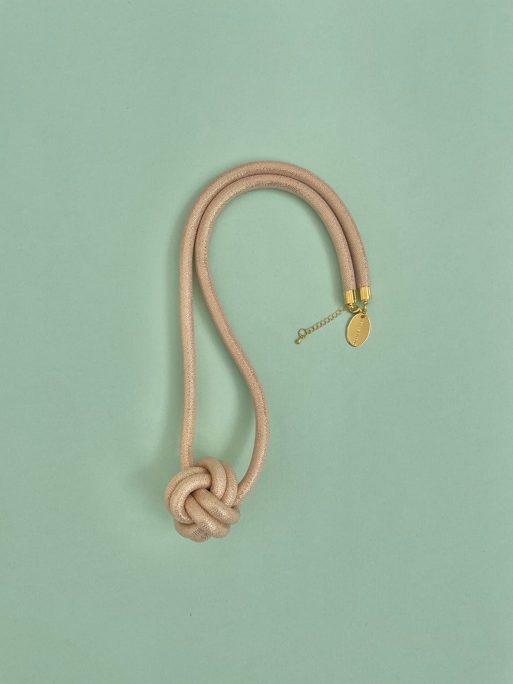 COLLAR BOLA dorado