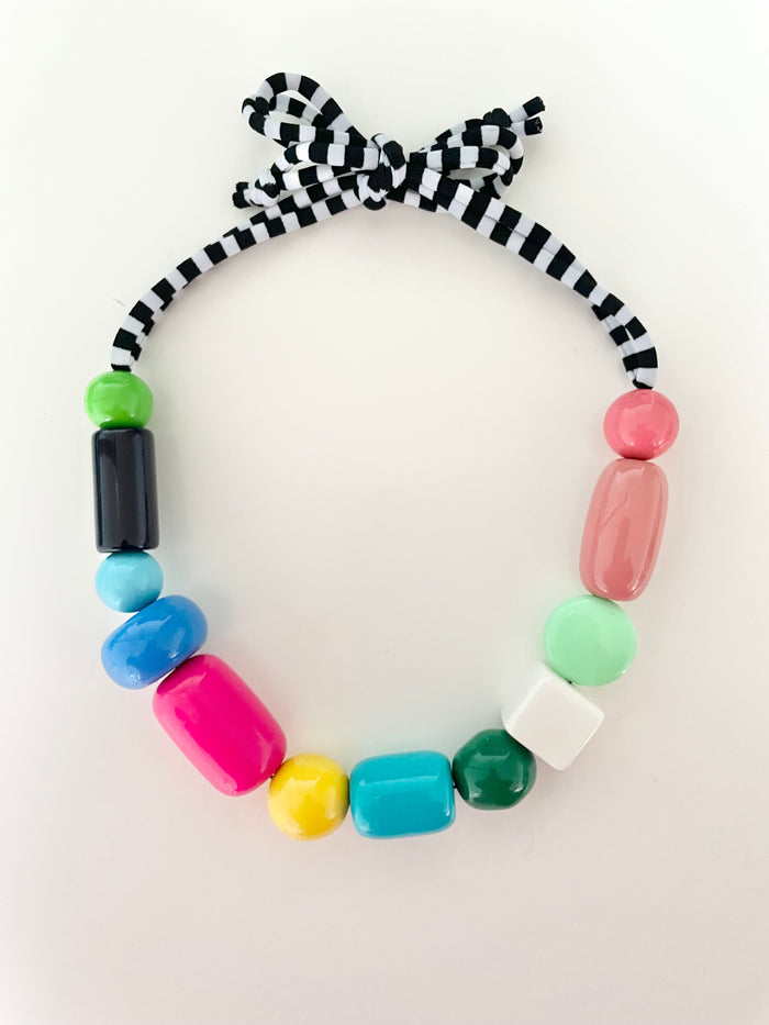 Collar cuentas resina + tela 5