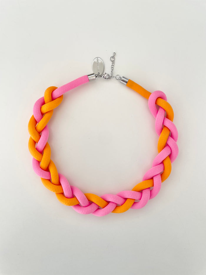 COLLAR TRENZA naranjo/rosa