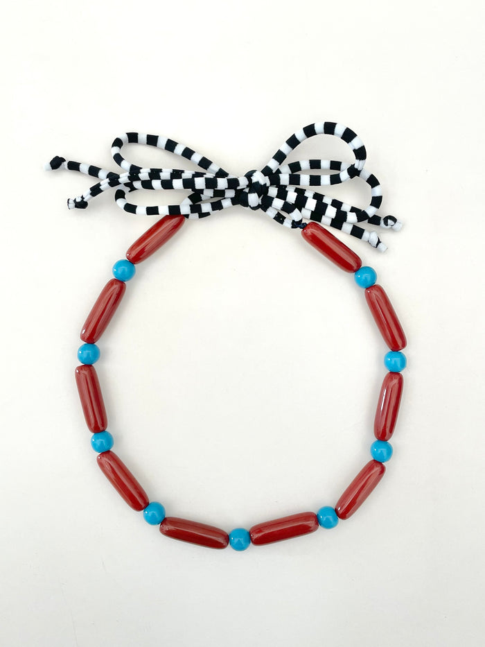 COLLAR RESINA burdeo/azul petróleo