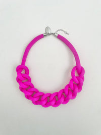 COLLAR CADENA fucsia fuerte
