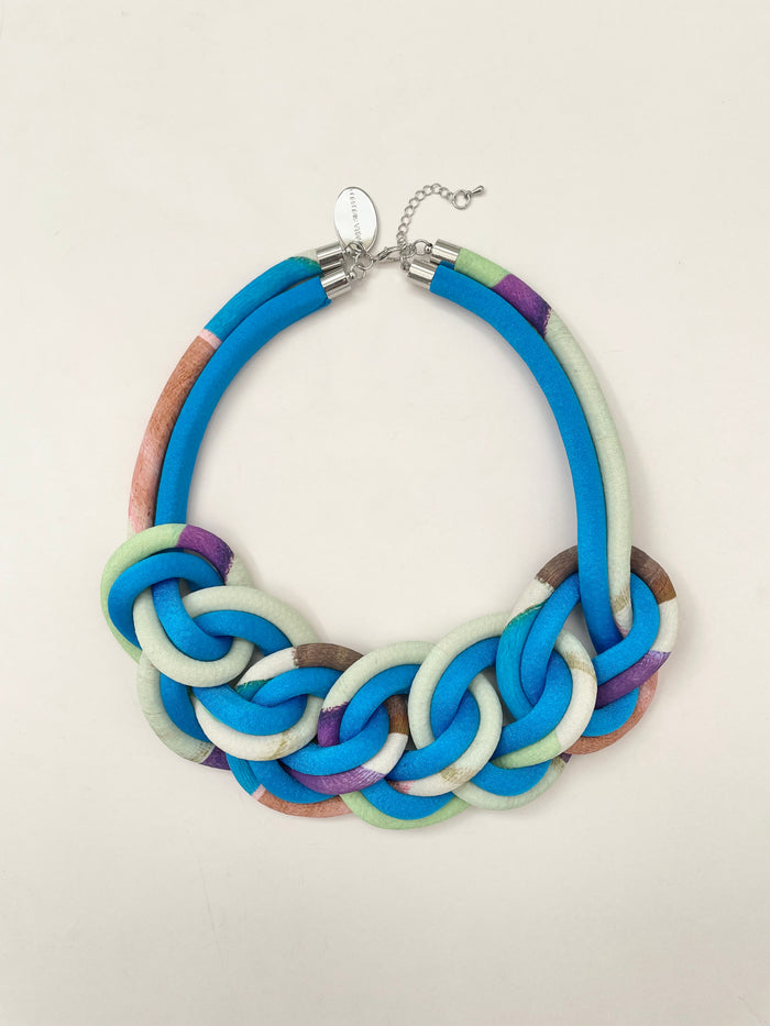 COLLAR CADENA DOBLE multicolor tonos claros pintado/azul cielo