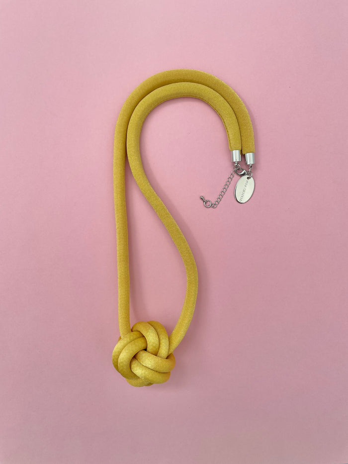 COLLAR BOLA mostaza