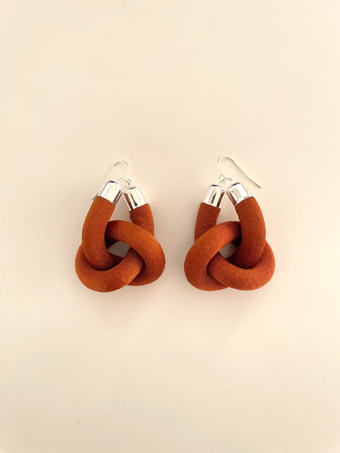 Aros Nudo Colgante color cobre
