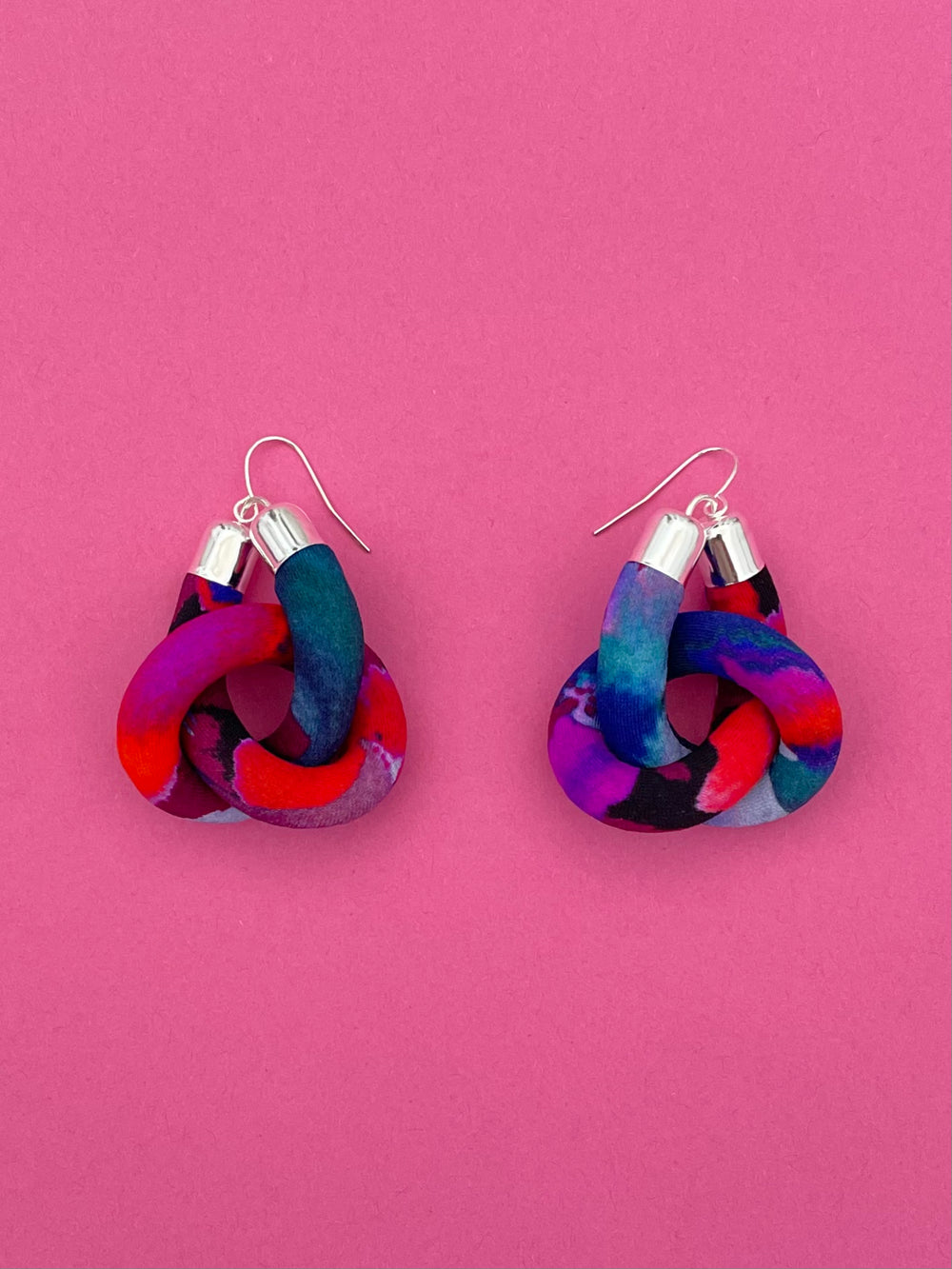 Aros Nudo Colgante - multicolor morado/burdeo/rojo