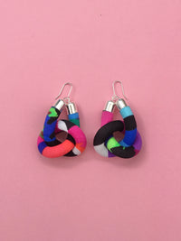 aros nudo colgante multicolor vera sielfeld