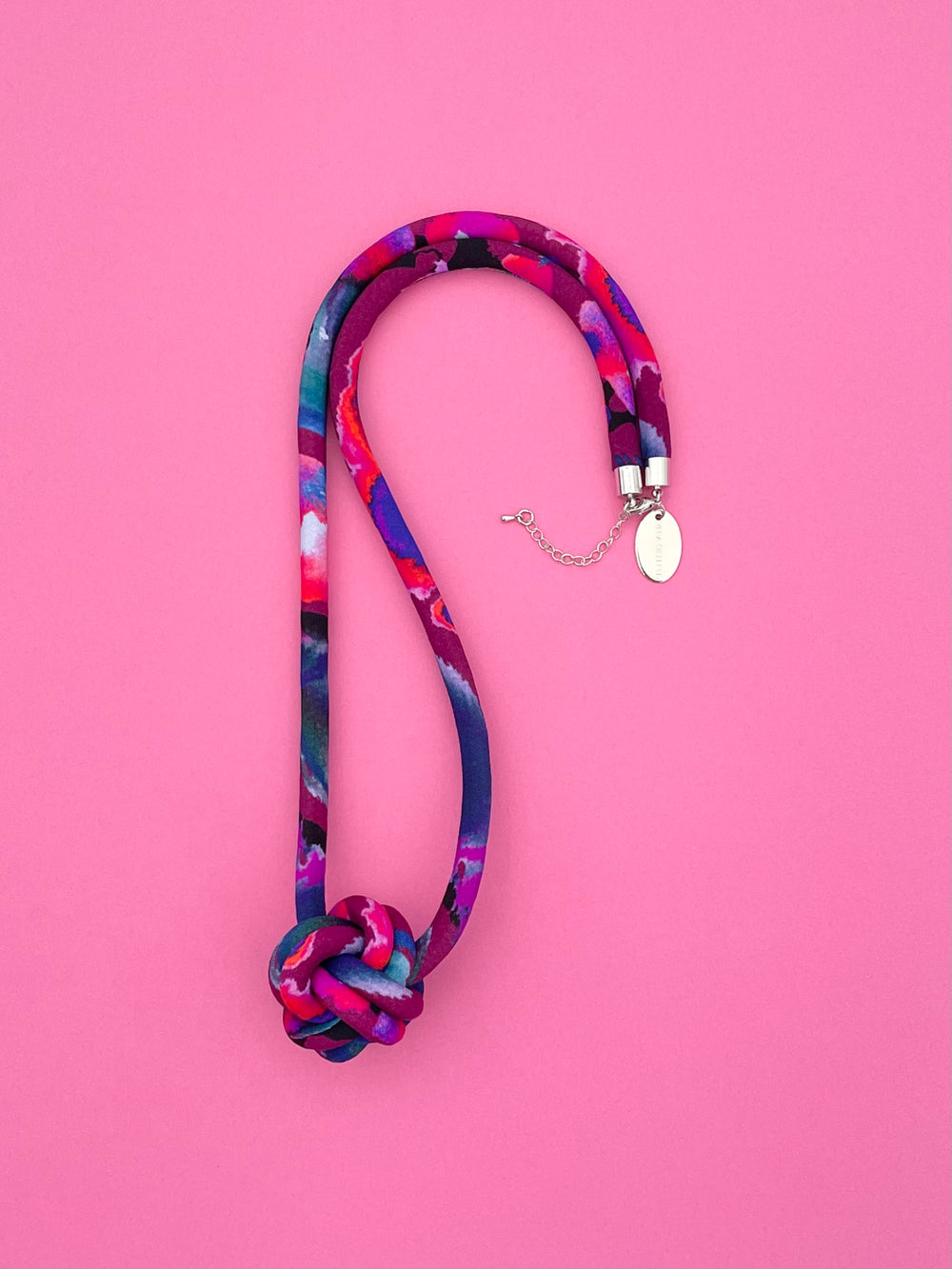 Collar Bola - multicolor morado/burdeo/rojo