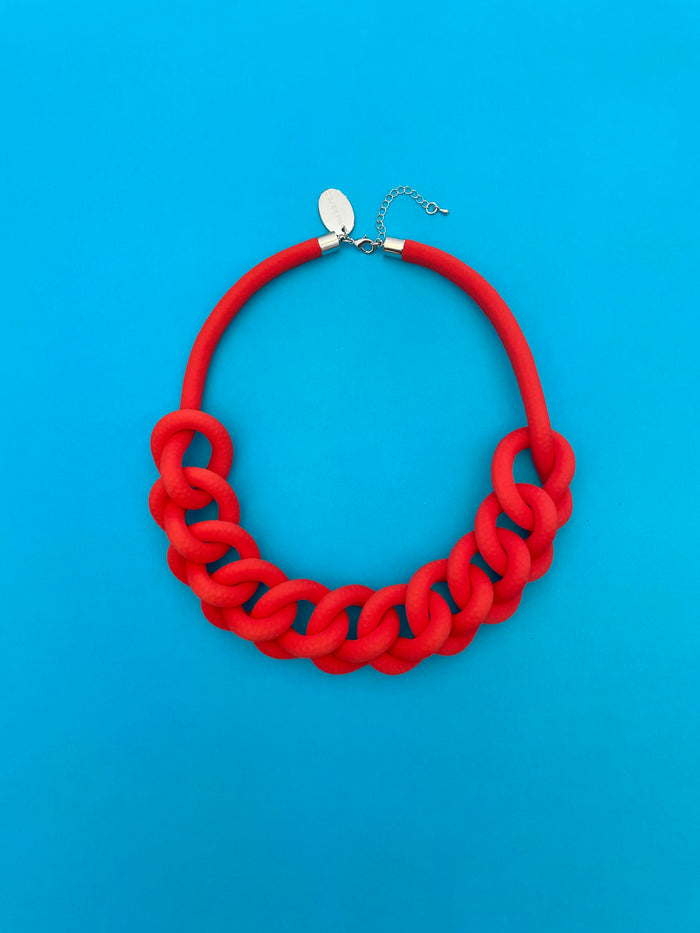 collar cadena rojo estilo gargantilla de tela