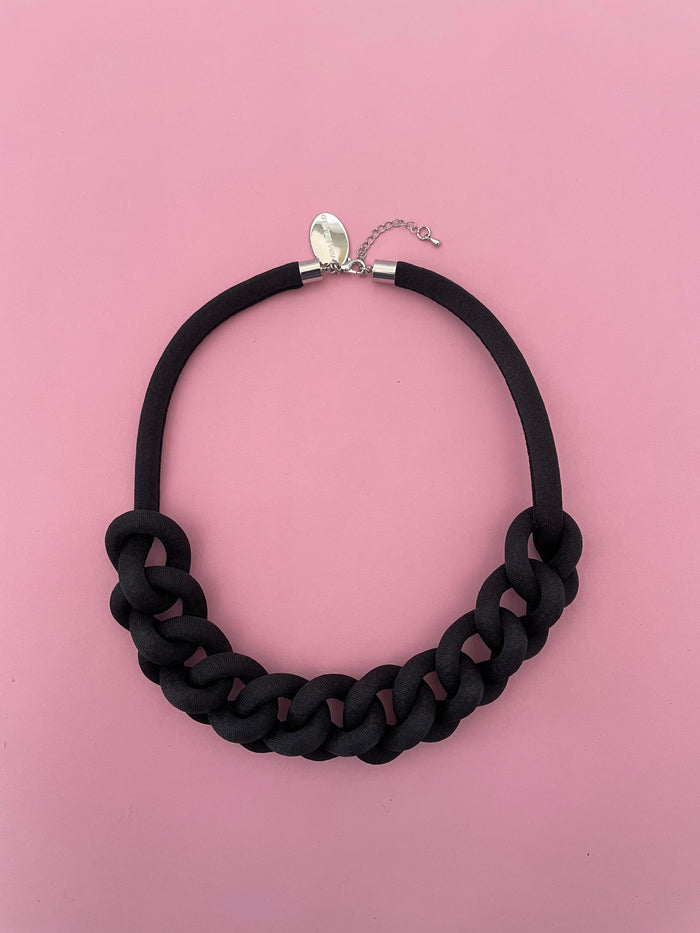 COLLAR CADENA negro liso