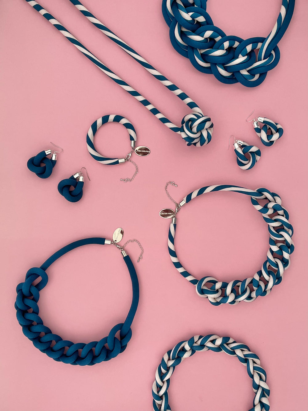 Collar Cadena Doble - rayado azul petróleo / crema