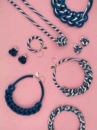 Collar Cadena Doble - rayado azul petróleo / crema