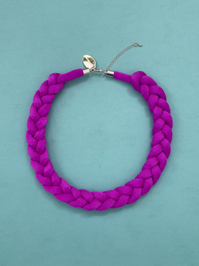 Collar Trenzado magenta