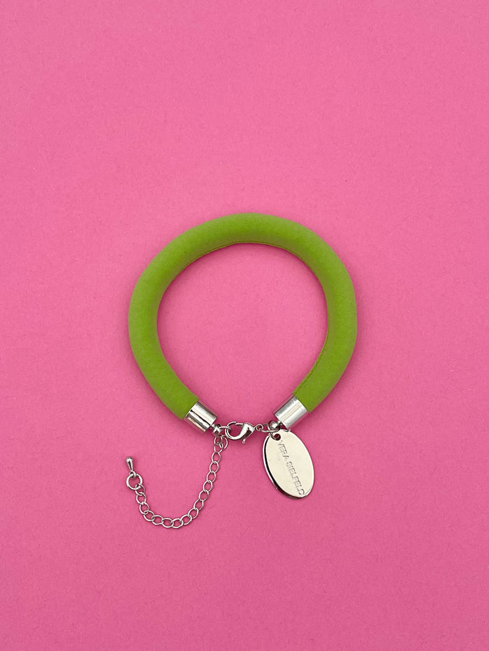 pulsera simple verde pistacho de tela