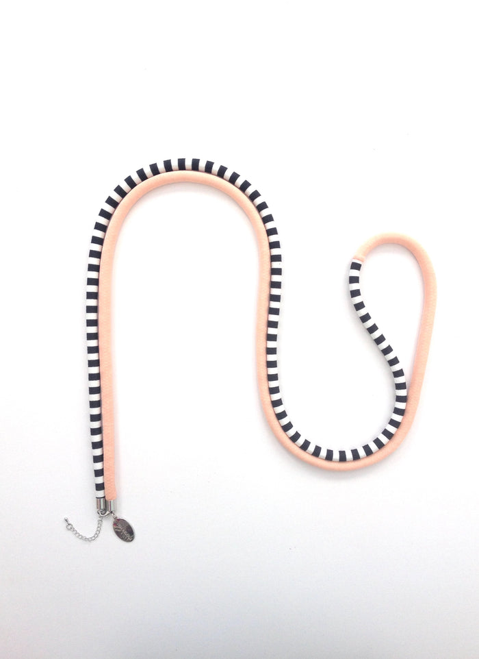 COLLAR CUERDA SIMPLE rayitas/damasco