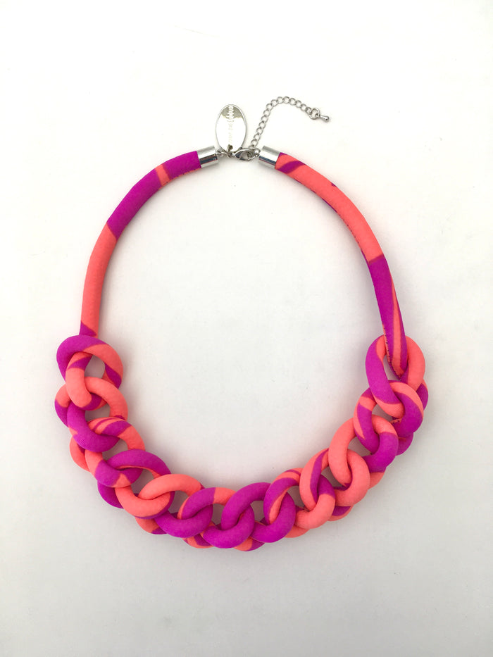 COLLAR CADENA magenta/naranjo