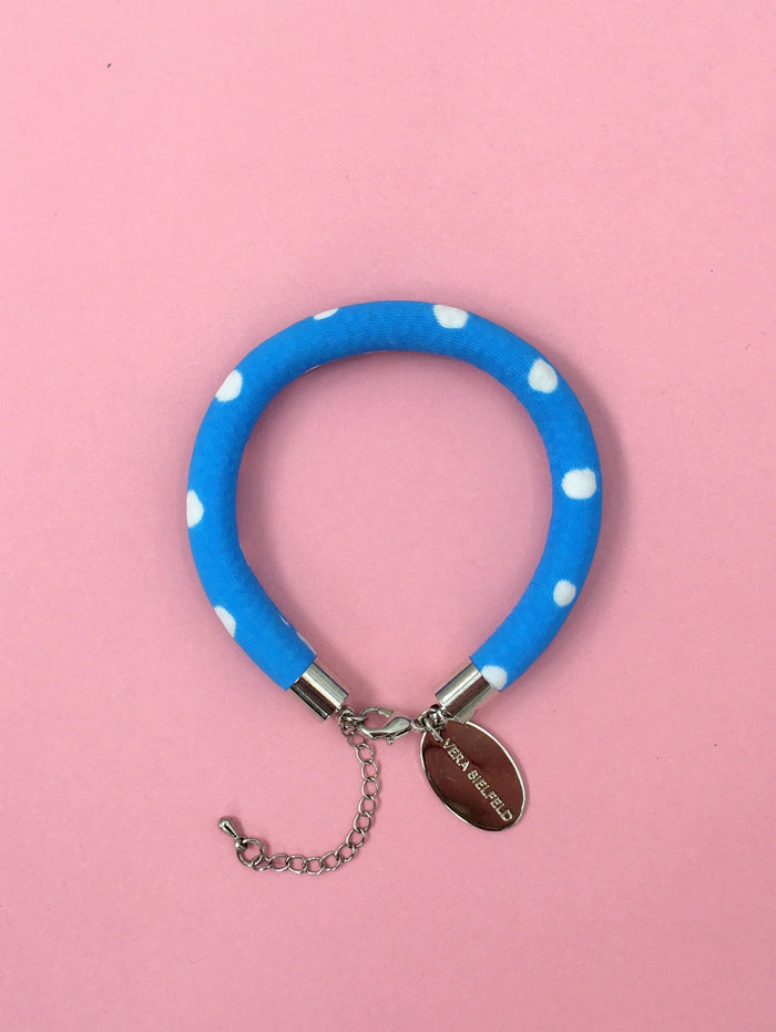 PULSERA SIMPLE celeste puntos blancos