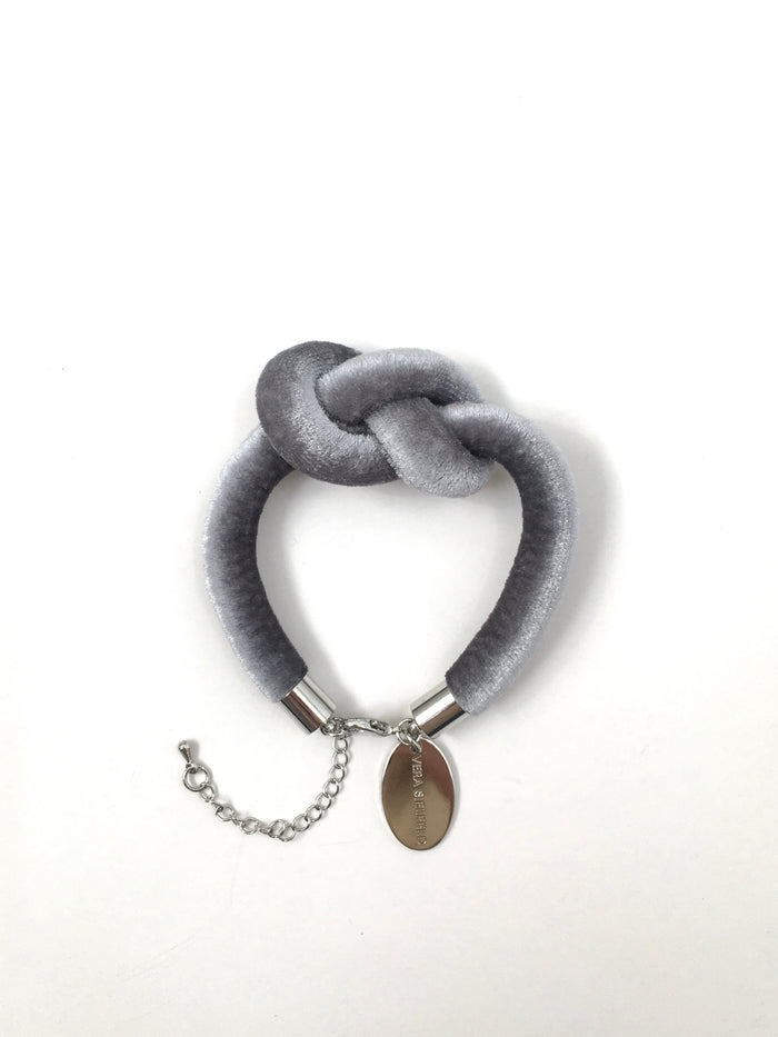 PULSERA NUDO terciopelo gris