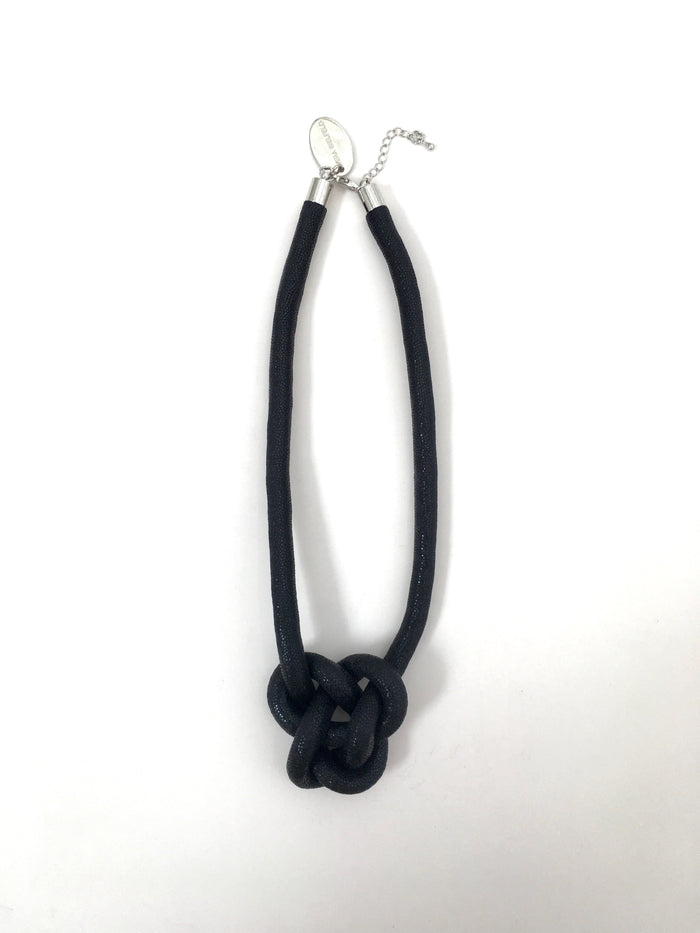 COLLAR CAMAFEO negro
