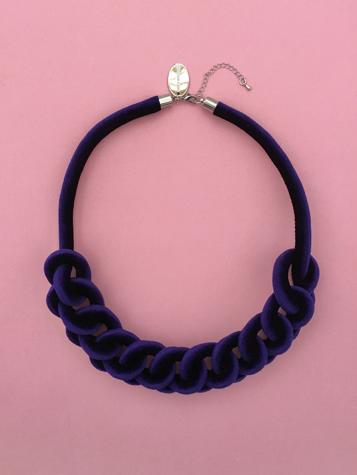 COLLAR CADENA terciopelo morado oscuro